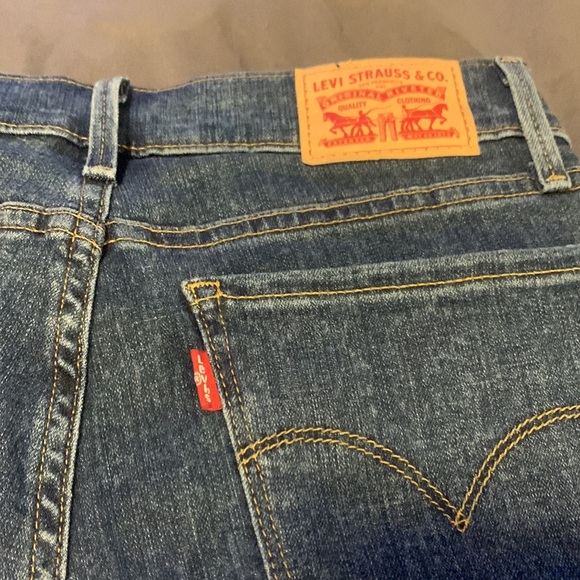 LEVI’S SKINNY JEANS - Picture 6 of 7